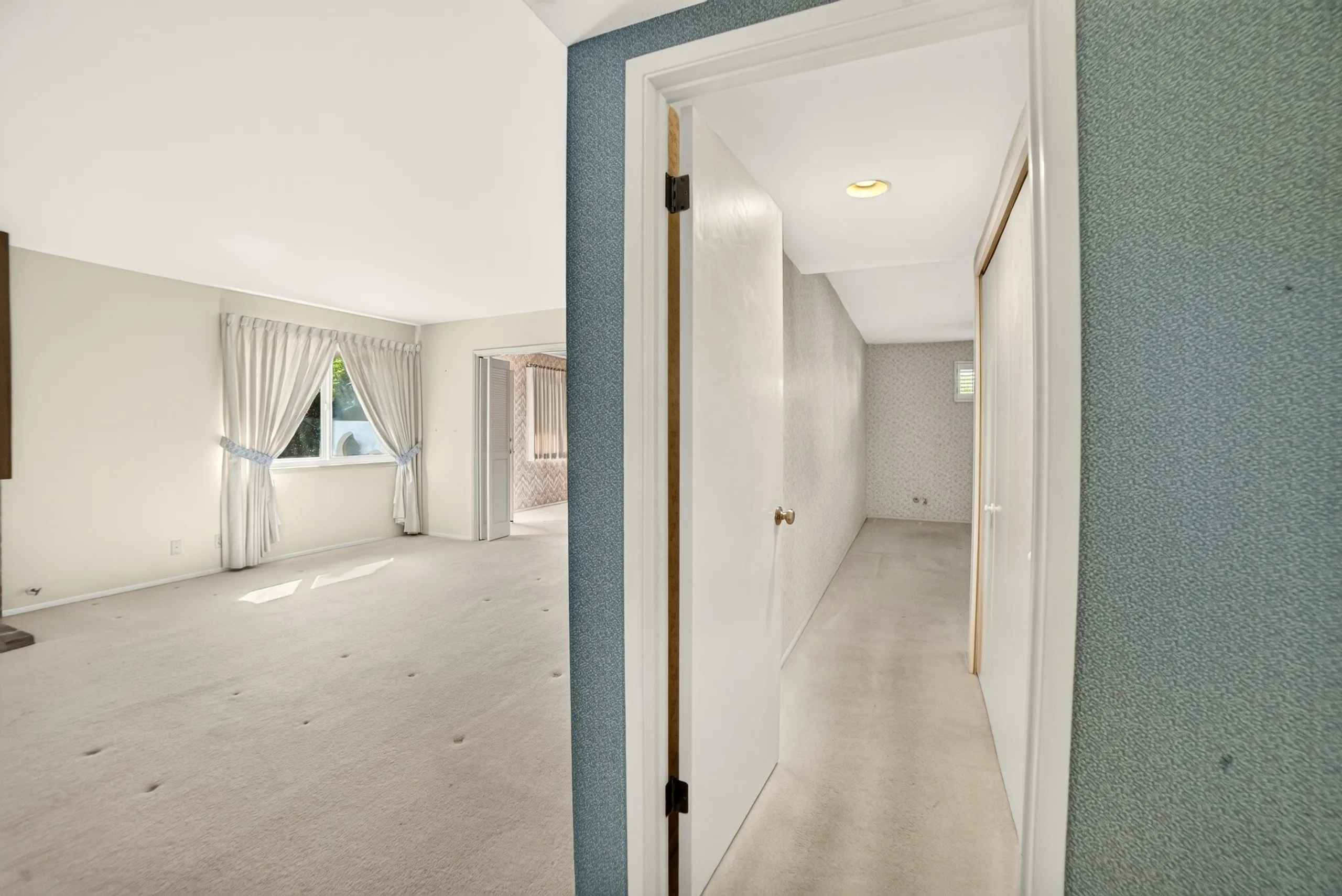 Residential listing — photo 32