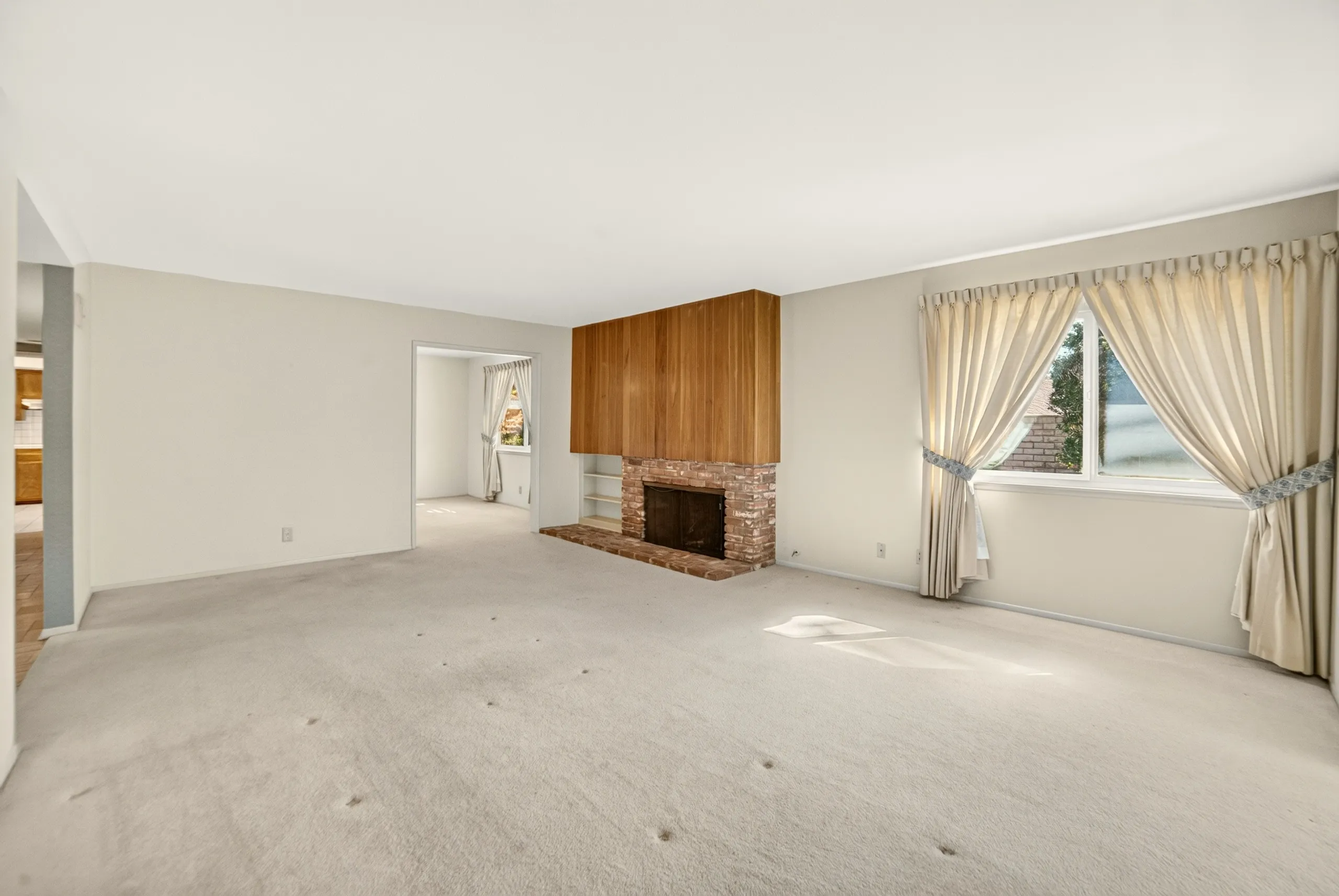 Residential listing — photo 3
