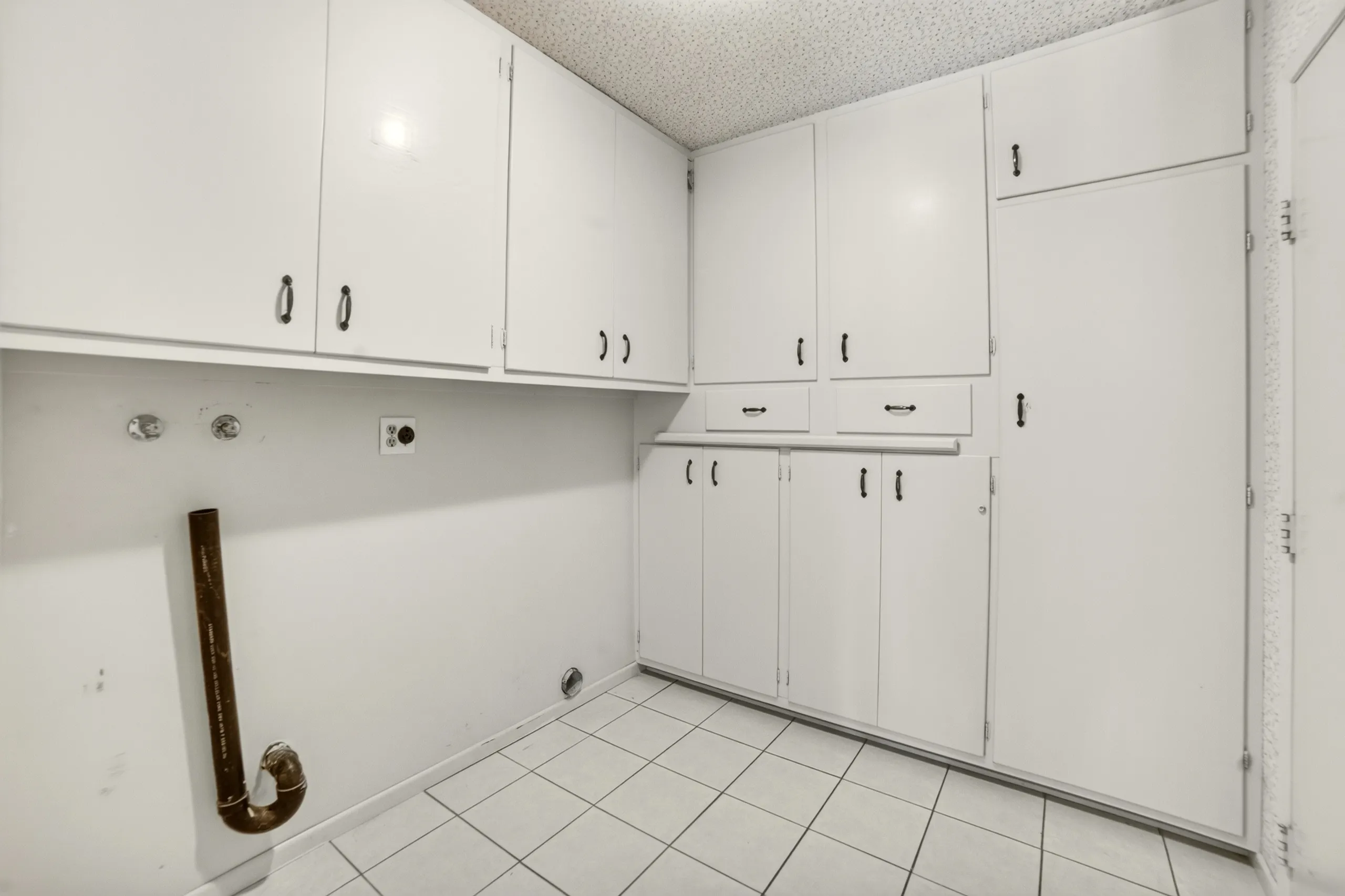 Residential listing — photo 38
