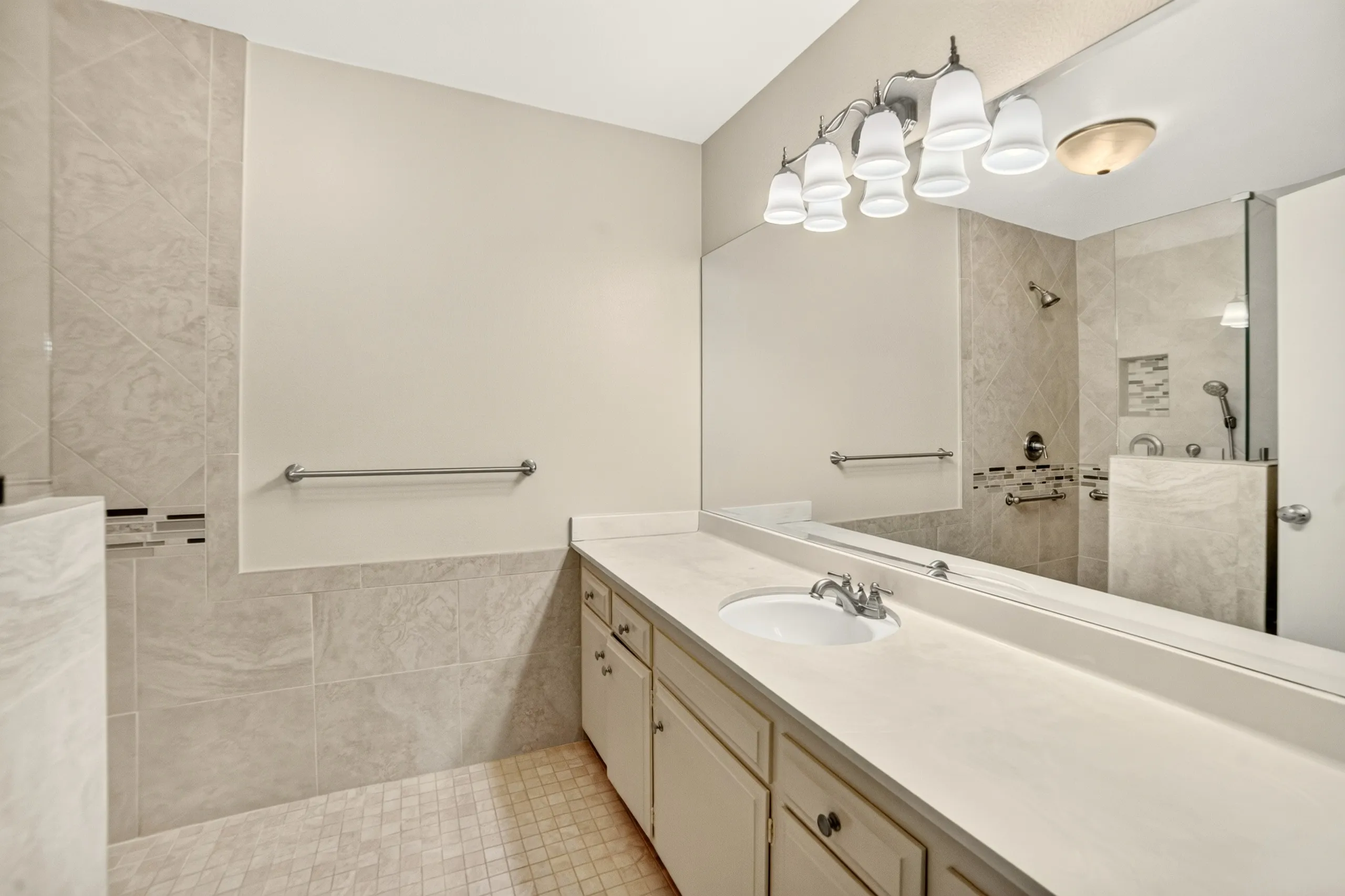 Residential listing — photo 44