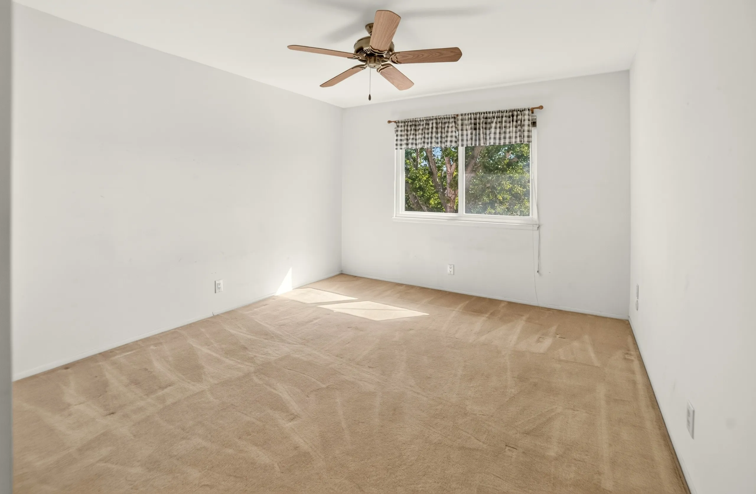Residential listing — photo 9
